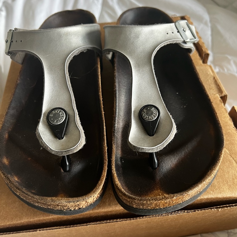 Silver Gizeh Birkenstock used
